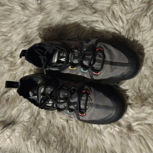 Nike Air VaporMax 2019 The Windbreakers - Picture 3 of 7